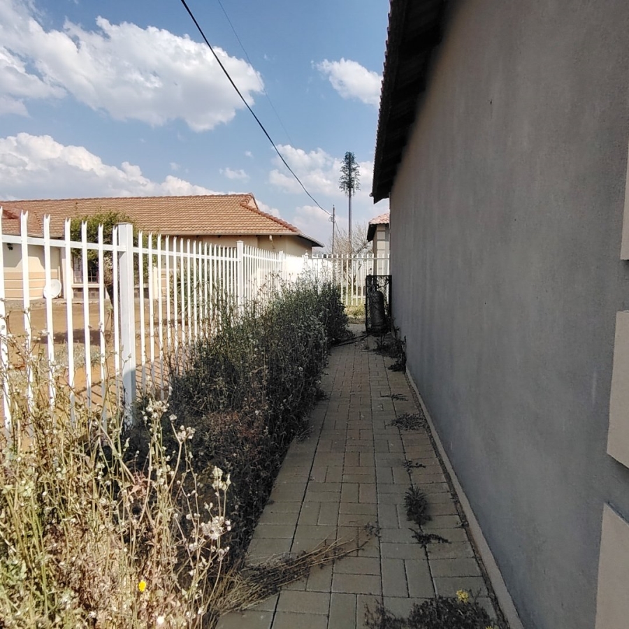 4 Bedroom Property for Sale in Mandela View Free State